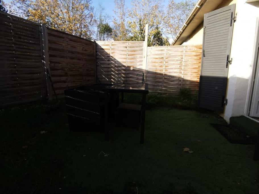 N1 F2 40M2 Avec Petit Jardin Appartement Hérouville-Saint-Clair Buitenkant foto